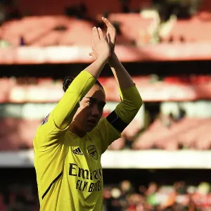Arsenal Women Triumph Over Chelsea: Manuela Zinsberger Celebrates FA Women's Super League Victory
