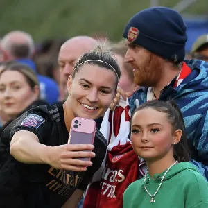 Arsenal Women Triumph at Everton: Steph Catley's Post-Match Moment Arsenal Women Triumph at Everton: Steph Catley's Post-Match Moment