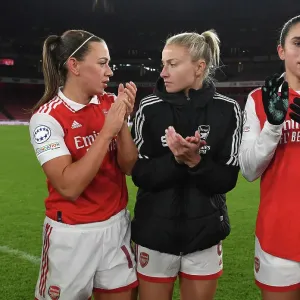 Arsenal Women Unite: Triumph and Camaraderie After a Taxing UEFA Champions League Clash Against Juventus Arsenal Women Unite: Triumph and Camaraderie After a Taxing UEFA Champions League Clash Against Juventus