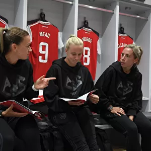 Arsenal Women: Unity and Focus - Pre-Match Huddle vs Brighton & Hove Albion at Meadow Park