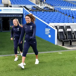 Arsenal Women: Van de Donk and Mead Prepare for Kick-off Against Brighton & Hove Albion Arsenal Women: Van de Donk and Mead Prepare for Kick-off Against Brighton & Hove Albion
