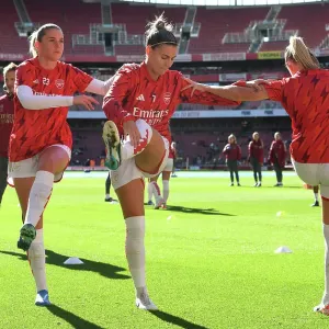 Arsenal Women vs. Aston Villa: Pre-Match Warm-Up at Emirates Stadium (2023-24)