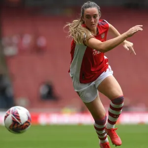 Arsenal Women vs Chelsea Women: Lisa Evans in Action - Mind Series 2021-22: A Football Battle at Emirates Stadium