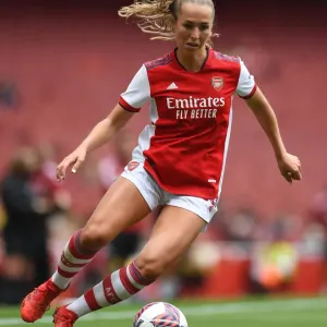 Arsenal Women vs. Chelsea Women: Mind Series 2021-22 - Lia Walti in Action