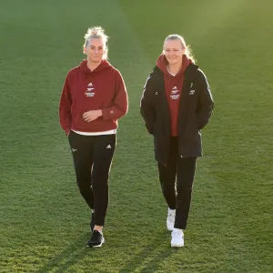 Arsenal Women Prints: Arsenal Women v Coventry United Women 2021-22