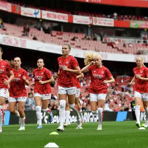 Arsenal Women vs Liverpool Women: Pre-Match Warm-Up - Lotte Wubben-Moy and Steph Catley Prepare for Barclays WSL Clash at Emirates Stadium (2023-24) Arsenal Women vs Liverpool Women: Pre-Match Warm-Up - Lotte Wubben-Moy and Steph Catley Prepare for Barclays WSL Clash at Emirates Stadium (2023-24)
