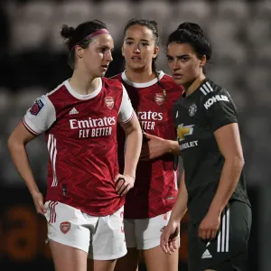 Arsenal Women vs Manchester United Women: A Battle at Meadow Park Amidst the Pandemic Arsenal Women vs Manchester United Women: A Battle at Meadow Park Amidst the Pandemic