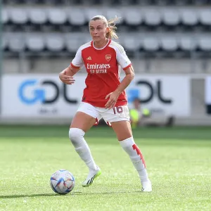 Arsenal Women vs Paris FC: Battle in the UEFA Champions League, Linkoping Arena (September 2023) Arsenal Women vs Paris FC: Battle in the UEFA Champions League, Linkoping Arena (September 2023)