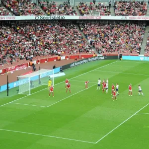 Arsenal Women vs. Tottenham Hotspur Women: Defending a Set Piece in the FA Womens Super League (2022-23) Arsenal Women vs. Tottenham Hotspur Women: Defending a Set Piece in the FA Womens Super League (2022-23)