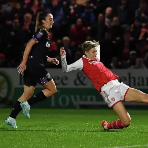Arsenal Women vs. West Ham United: Showdown in the Barclays WSL at Meadow Park