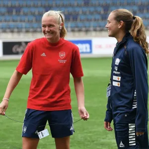 Arsenal Women's Champions League Clash: Frida Maanum vs. Emma Lennartsson, Linkopings FC (September 2023)