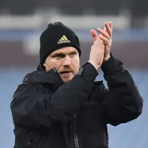Arsenal Women's Coach Reacts After FA WSL Match Against Aston Villa (2022-23) Arsenal Women's Coach Reacts After FA WSL Match Against Aston Villa (2022-23)