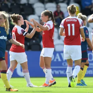 Arsenal Women's Dominance: McCabe and Little Celebrate Third Goal Against West Ham United Arsenal Women's Dominance: McCabe and Little Celebrate Third Goal Against West Ham United
