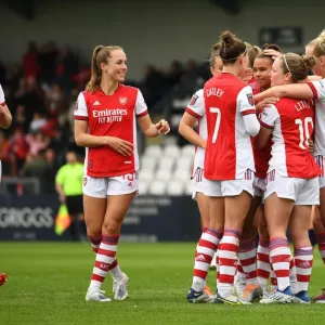Arsenal Women's Dominance: Nikita Parris Scores Seventh Goal vs. Aston Villa in FA WSL Showdown Arsenal Women's Dominance: Nikita Parris Scores Seventh Goal vs. Aston Villa in FA WSL Showdown