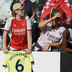 Arsenal Women's FA WSL Triumph: Fans Celebrate Victory Over Aston Villa Arsenal Women's FA WSL Triumph: Fans Celebrate Victory Over Aston Villa