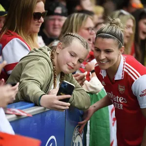 Arsenal Women's Player Steph Catley Interacts with Fan after Chelsea Match Arsenal Women's Player Steph Catley Interacts with Fan after Chelsea Match