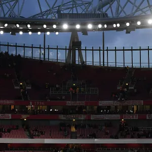 Arsenal Women Prints: Arsenal Women v Vfl Wolfsburg 2022-23