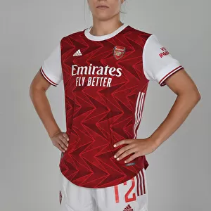 Arsenal Women's Squad 2020-21: Steph Catley at Team Photoshoot