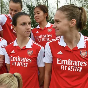 Arsenal Women's Squad 2022-23: Lotte Wubben-Moy and Vivianne Miedema Arsenal Women's Squad 2022-23: Lotte Wubben-Moy and Vivianne Miedema