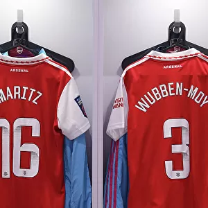 Arsenal Women's Squad Gear Up: Arsenal v Reading, FA Women's Super League (2022-23)