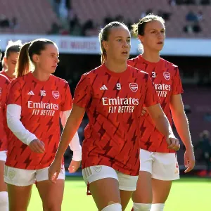 Arsenal Women's Squad: Pre-Match Focus at Emirates Stadium (2023-24) - Arsenal vs Aston Villa