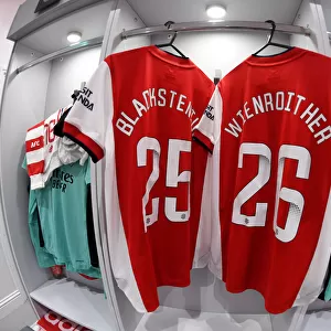 Arsenal Women's Squad: Preparing for Battle against Manchester United (Conti Cup Quarterfinal)
