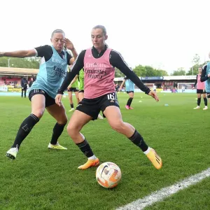 Arsenal Women's Squad Warming Up Ahead of Brighton & Hove Albion Clash Arsenal Women's Squad Warming Up Ahead of Brighton & Hove Albion Clash