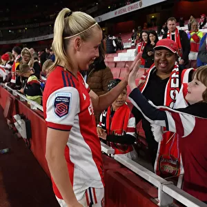 Arsenal Women's Star Beth Mead Greets Young Fan After Victory Over Tottenham Hotspur in FA WSL