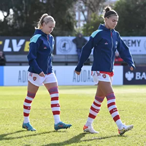 Arsenal Women's Stars Beth Mead and Steph Catley Prepare for FA WSL Showdown Against Manchester United Women