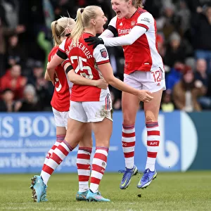Arsenal Women's Super League Victory: Dramatic Last-Minute Goal by Stina Blackstenius Against Manchester United