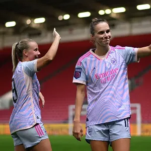 Arsenal Women's Super League Victory: Unforgettable Celebration of Mead and Miedema Arsenal Women's Super League Victory: Unforgettable Celebration of Mead and Miedema