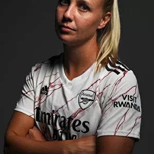 Arsenal Women's Team 2020-21: Beth Mead at Photocall
