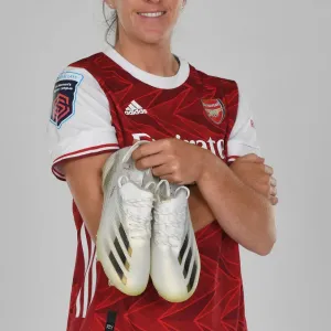 Arsenal Women's Team 2020-21: Lisa Evans at Arsenal Photocall
