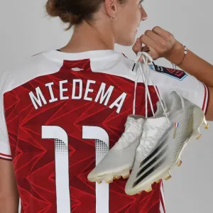 Arsenal Women's Team 2020-21: Vivianne Miedema at Team Photocall
