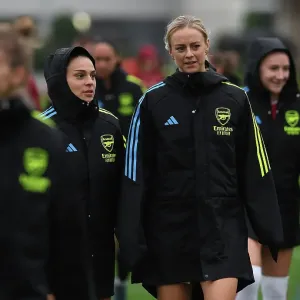 Arsenal Women's Team 2023-24: Gio Queiroz and Amanda Ilestedt Lead the Squad Arsenal Women's Team 2023-24: Gio Queiroz and Amanda Ilestedt Lead the Squad