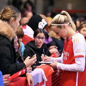 Arsenal Women's Team Celebrates Victory at Brighton & Hove Albion: Amanda Ilestedt Signs Autographs