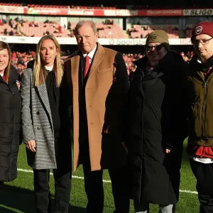 Arsenal Women's Team Honors Jordan Nobbs and Vic Akers with Awards Against Chelsea in FA Women's Super League