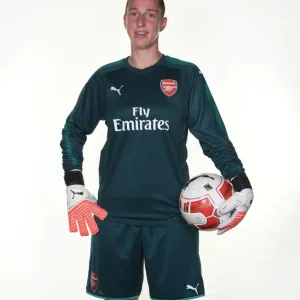 Arsenal Women's Team: Sari van Veenendaal at 2017 Photocall