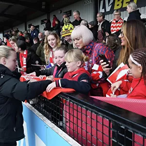 Arsenal Women's Triumph: Beth Mead Celebrates with Fans after FA WSL Victory over Manchester City