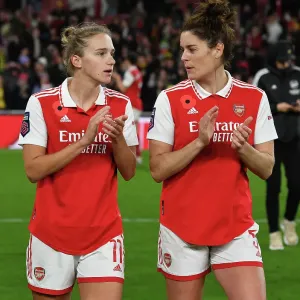Arsenal Women's Triumph: Miedema and Beattie Celebrate Victory over Manchester United at Emirates Stadium