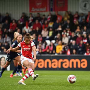 Arsenal Women's Unstoppable Form: Nikita Parris Scores Penalty in 7-Goal Rout over Aston Villa
