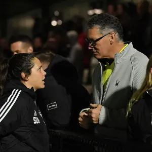 Arsenal Women's Victory: Father-Daughter Emotion as Kaylan Marckese Celebrates with Dad