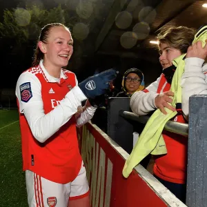 Arsenal Women's Victory: Frida Maanum Amid Cheering Fans