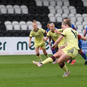 Arsenal Women's Victory: Kim Little Scores Penalty in FA Cup 5th Round Against Crystal Palace