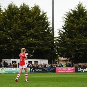 Arsenal Women's Victory: Leah Williamson Celebrates with Fans vs. Aston Villa in FA WSL Arsenal Women's Victory: Leah Williamson Celebrates with Fans vs. Aston Villa in FA WSL