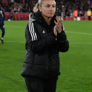 Arsenal Women's Victory: Leah Williamson Celebrates Triumph over Manchester United at Emirates Stadium