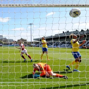Arsenal Women's Victory: Nobbs Scores Second Goal Against Brighton in Empty Meadow Park Arsenal Women's Victory: Nobbs Scores Second Goal Against Brighton in Empty Meadow Park