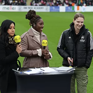 Arsenal Women's Viviane Miedema Passionately Discusses Team Performance at Half-Time against Manchester City (FA Women's Super League)