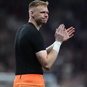 Arsenal's Aaron Ramsdale Applauds Fans in Tottenham Victory, Premier League 2021-22 Arsenal's Aaron Ramsdale Applauds Fans in Tottenham Victory, Premier League 2021-22