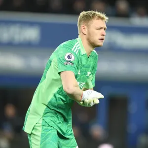 Arsenal's Aaron Ramsdale Faces Off Against Everton in Premier League Clash Arsenal's Aaron Ramsdale Faces Off Against Everton in Premier League Clash